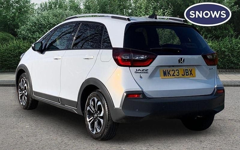 Used Honda Jazz Hybrid 109 HP (80 kW) 2023 White Hatchback