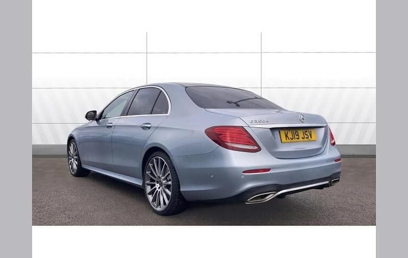 Begagnad Mercedes E350 AMG Line Premium 254 HK (186 kW) 2019 Silver Sedan