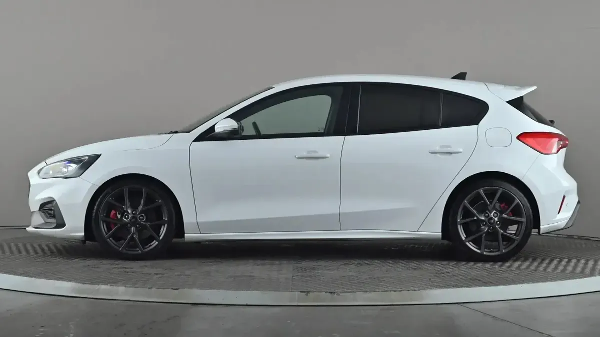 Usado Ford Focus ST 190 HP (139 kW) 2021 Branco Citadino