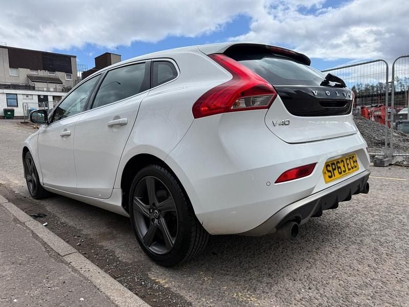 Usado Volvo V40 R-Design 115 HP (84 kW) 2013 Branco Citadino