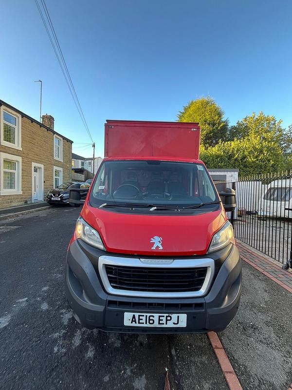 Used Peugeot Boxer 130 HP (95 kW) 2016 Red Van