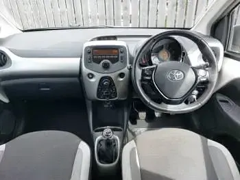 Used Toyota Aygo X-play 68 HP (50 kW) 2017 White Hatchback