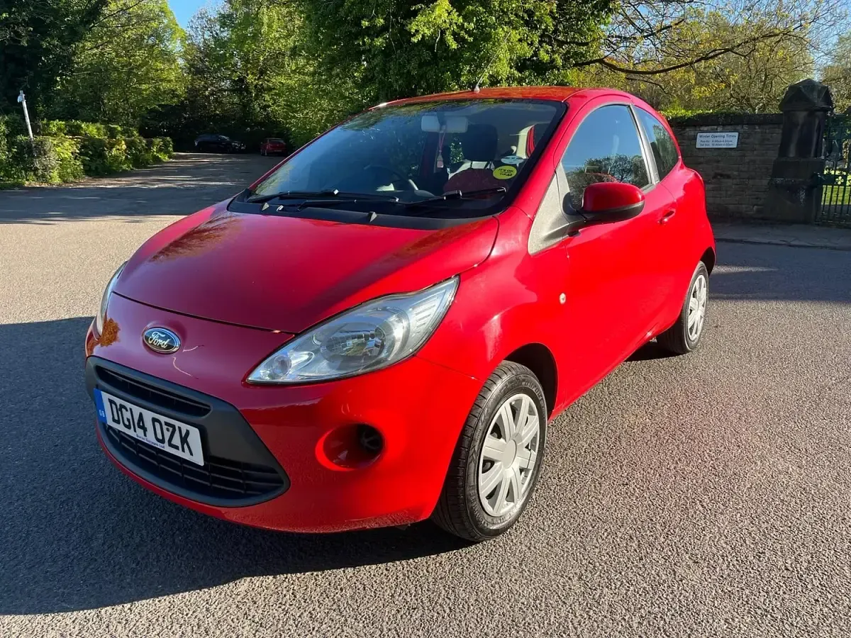 Used Ford Ka 69 HP (50 kW) 2014 Red Hatchback