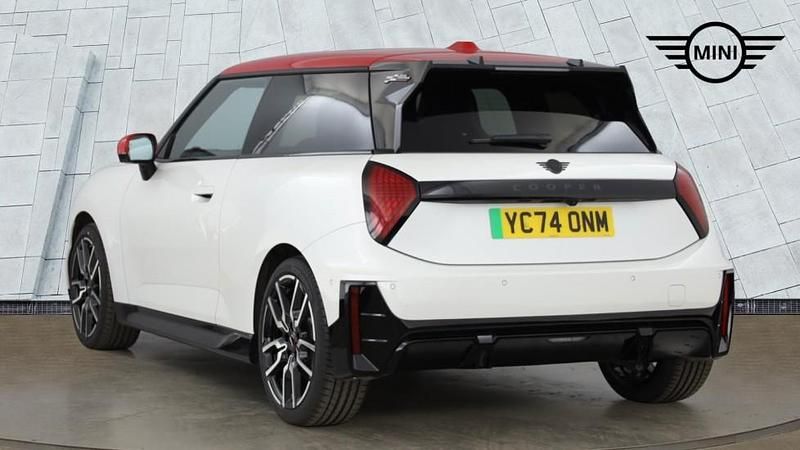 Used Mini Cooper Hatch 133 kW (181 HP) 2024 White Hatchback