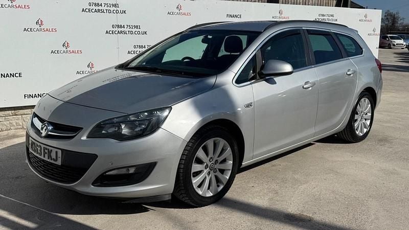 Used Vauxhall Astra S 130 HP (95 kW) 2013 Silver Estate