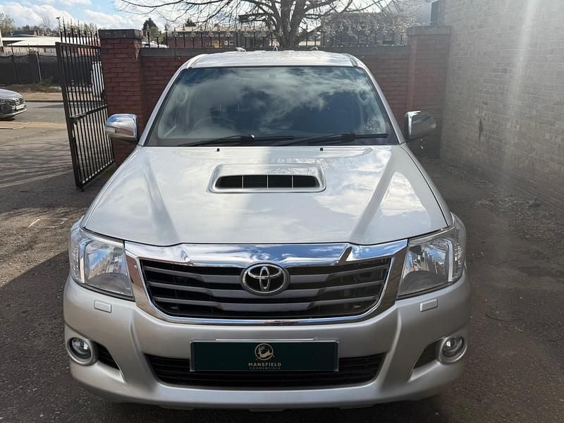 Used Toyota HiLux 171 HP (125 kW) 2013 Silver Pickup