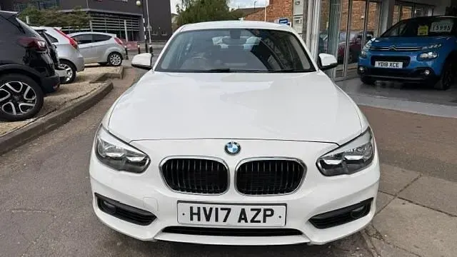 Used BMW 118 2017 Alpine white Hatchback