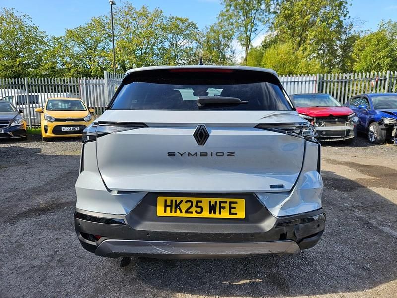 Used Renault Symbioz Iconic Esprit Alpine 143 HP (105 kW) 2025 Grey SUV