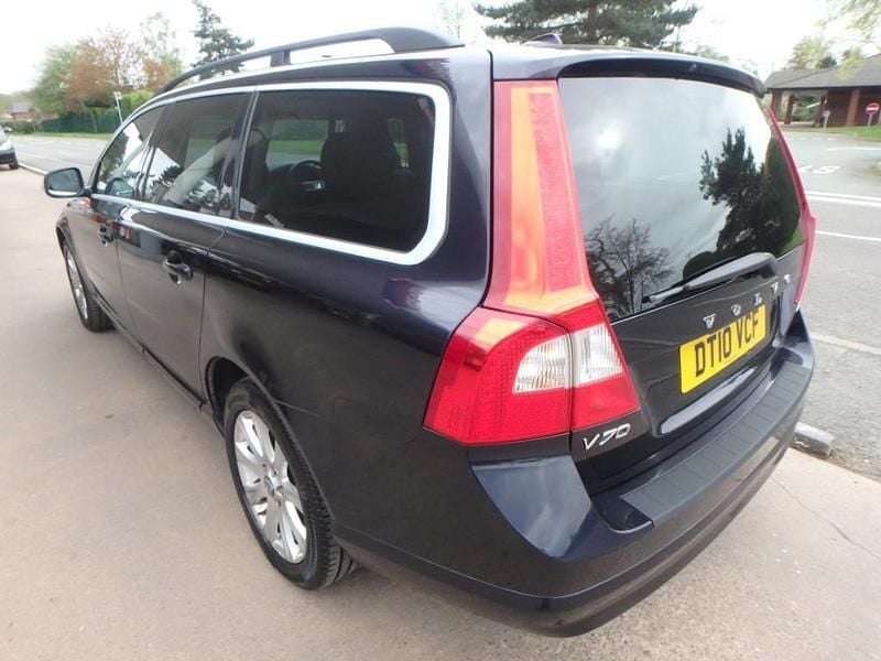 Used Volvo V70 SE Lux 2010 Blue Estate