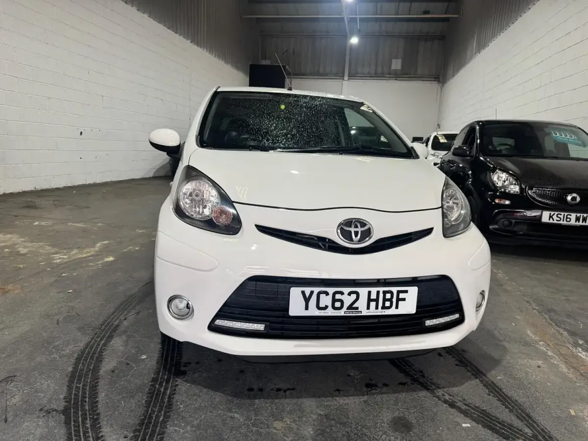 Used Toyota Aygo 2012 White Hatchback