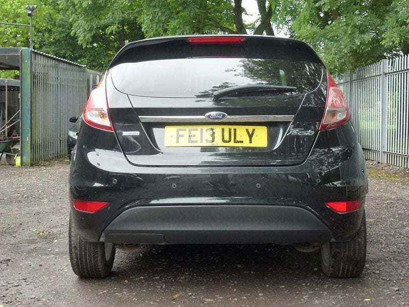 Used Ford Fiesta Titanium 100 HP (73 kW) 2013 Black Hatchback