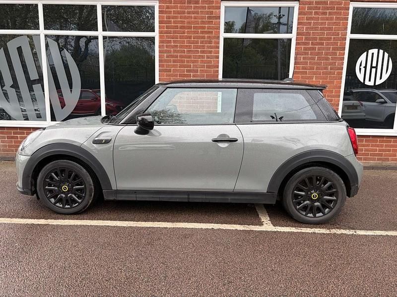 Usado Mini Cooper S Hatch 135 kW (184 HP) 2022 Cinzento Citadino