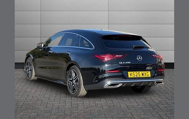 Used Mercedes CLA200 Executive 161 HP (118 kW) 2025 Black Estate