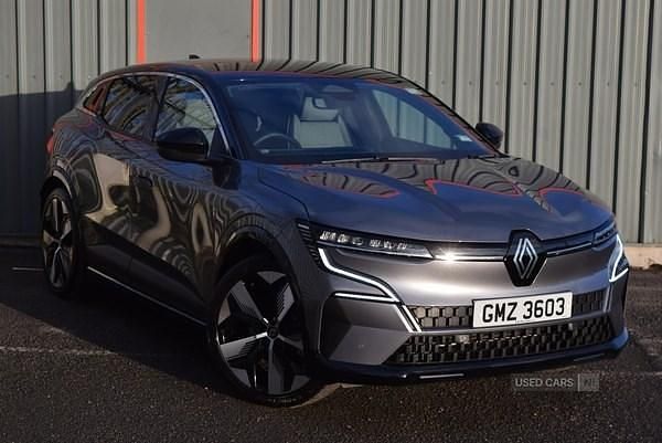 Used Renault Megane E-Tech Komfort 160 kW (218 HP) 2024 Grey/black Hatchback