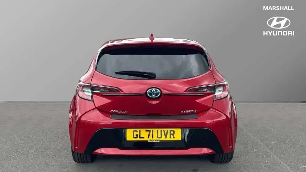 Used Toyota Corolla 122 HP (89 kW) 2022 Red Hatchback