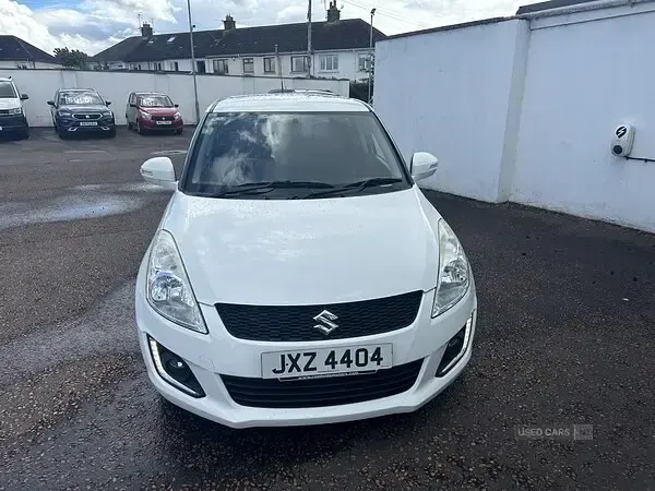 Used Suzuki Swift SZ4 94 HP (69 kW) 2016 White Hatchback