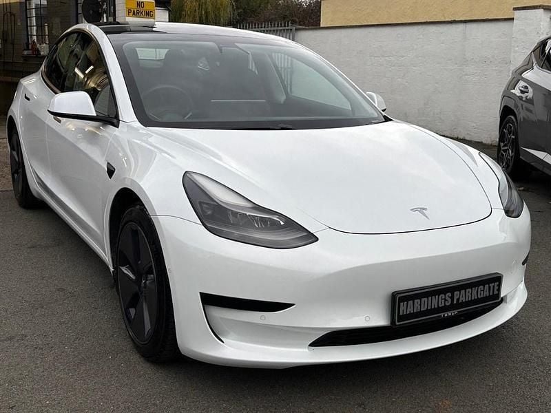 White Used 2021 Tesla Model 3 Standard Range Sedan | £15,499 (Fair price) - Image 1/3