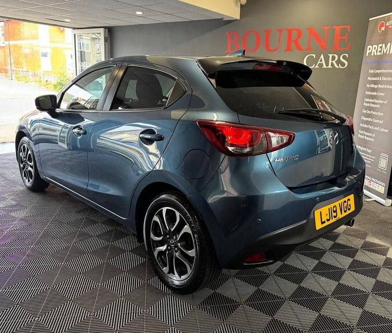 Begagnad Mazda 2 Inclusive 90 HK (66 kW) 2019 Blå Halvkombi