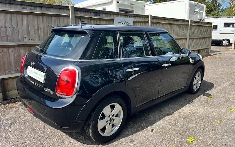 Used Mini Cooper D Hatch 116 HP (85 kW) 2017 Hatchback