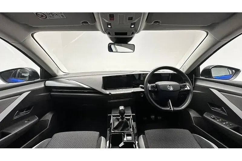 Used Vauxhall Astra Design Edition 2022 Blue Hatchback
