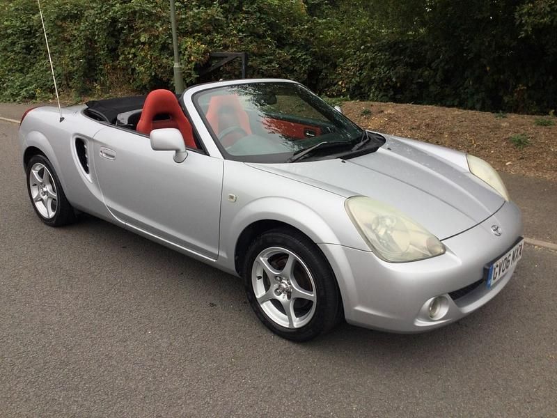 Used Toyota MR2 140 HP (102 kW) 2006 Silver metallic Cabriolet