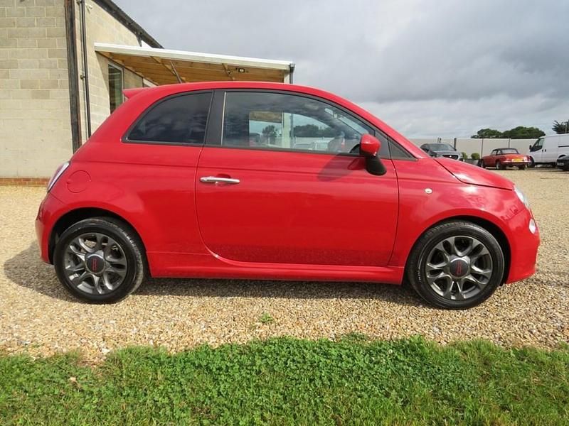 Used Fiat 500 S 85 HP (62 kW) 2014 Red Hatchback