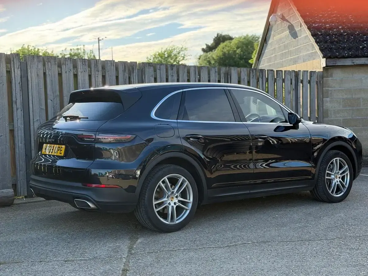 Used Porsche Cayenne 340 HP (250 kW) 2019 Blue SUV