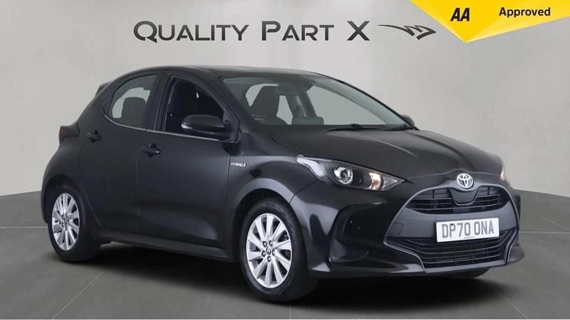 Black Used 2021 Toyota Yaris Hybrid Hatchback | £13,670 (Good price) - Image 1/3