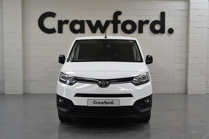 Used Toyota Proace 120 HP (88 kW) 2022 White MPV