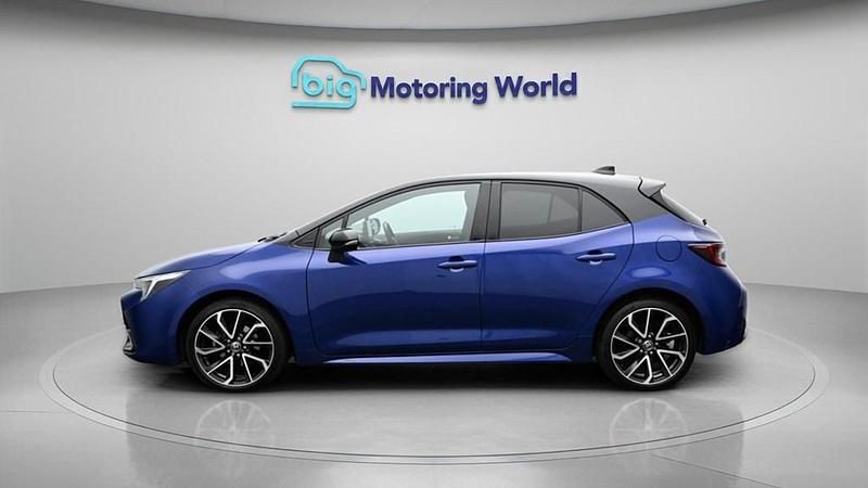 Used Toyota Corolla 140 HP (102 kW) 2023 Blue Hatchback
