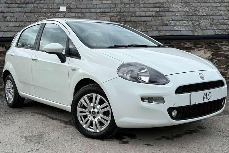 Used Fiat Punto Easy 69 HP (50 kW) 2012 White Hatchback