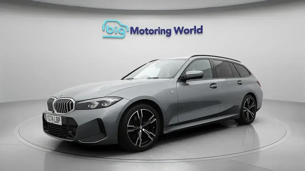 Usado BMW 320 M Sport 184 HP (135 kW) 2024 Cinzento Carrinha