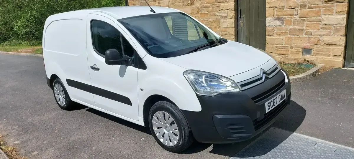 Used Citroën Berlingo 75 HP (55 kW) 2018 White MPV