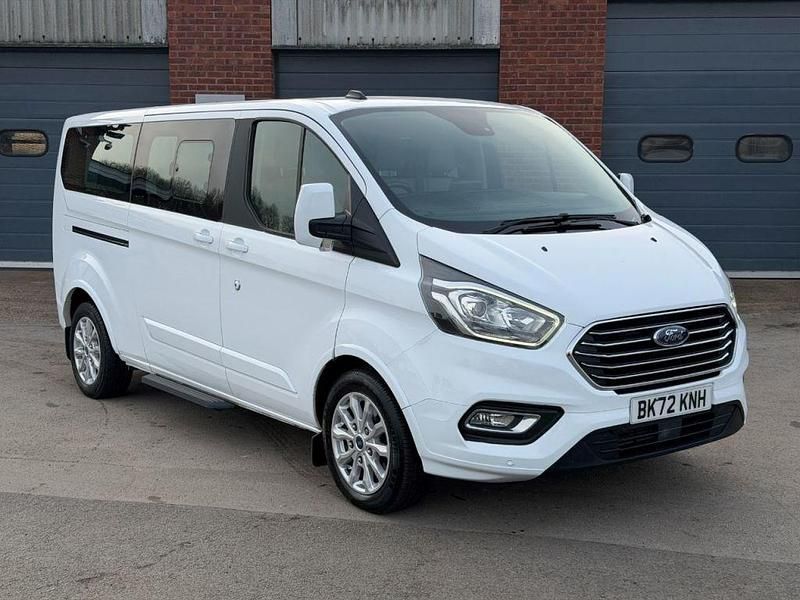 Used Ford Tourneo Custom Titanium 130 HP (95 kW) 2022 White Van
