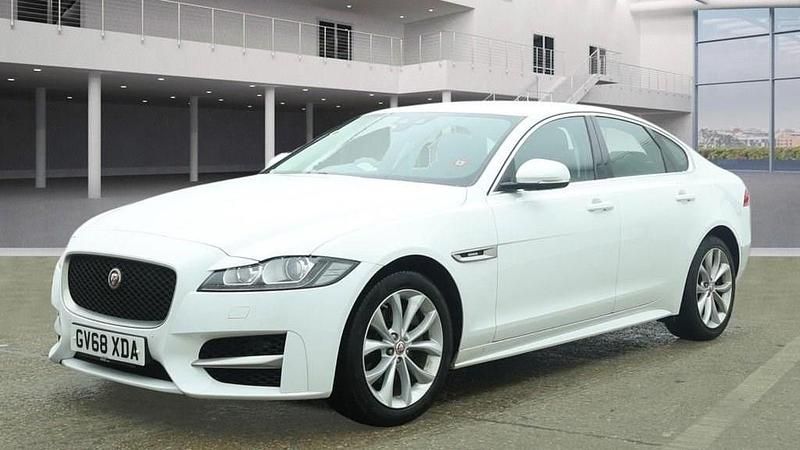 Used Jaguar XF R-Sport 250 HP (183 kW) 2019 White Sedan