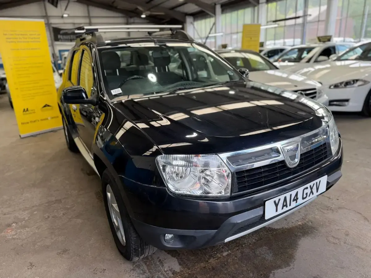 Second-hand Dacia Duster Lauréate 110 CP (80 kW) 2014 Albastru SUV