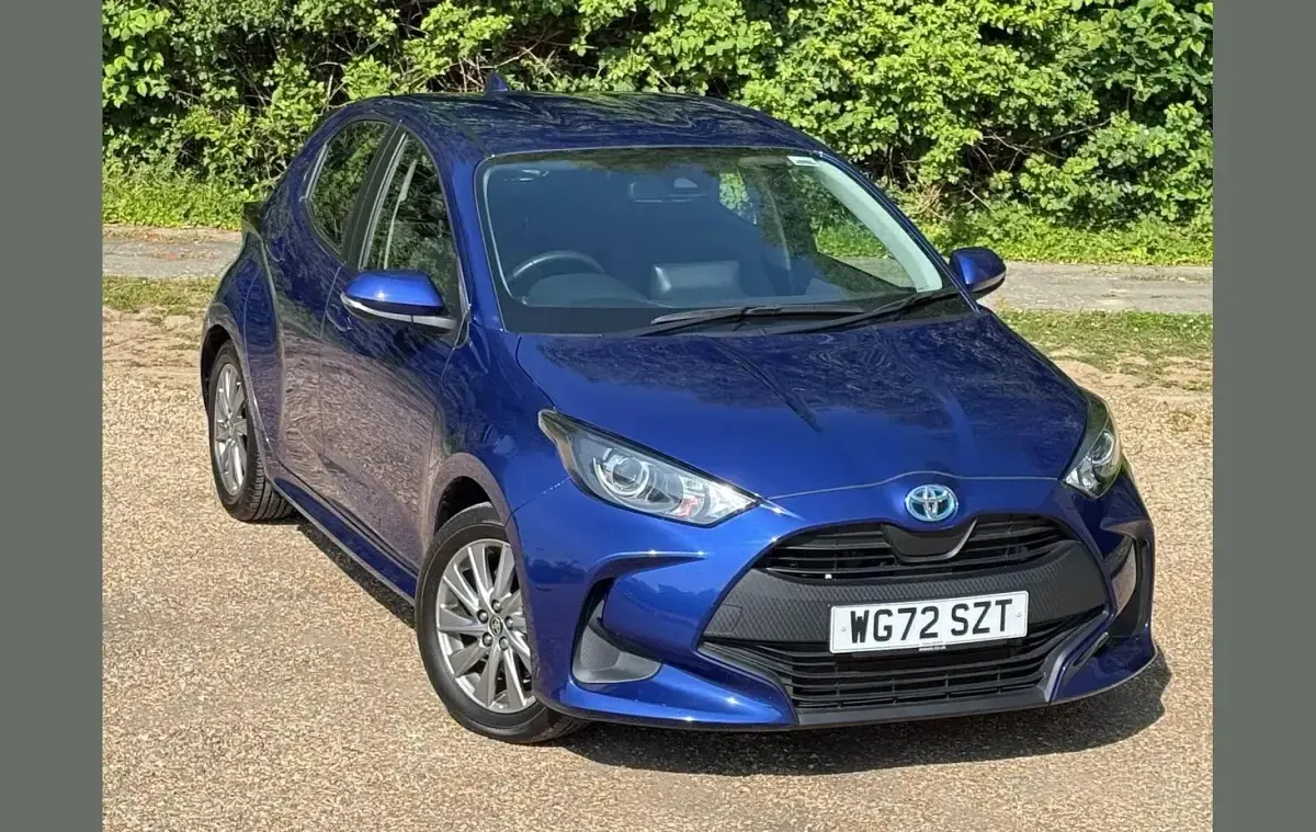Used Toyota Yaris 116 HP (85 kW) 2022 Blue Hatchback