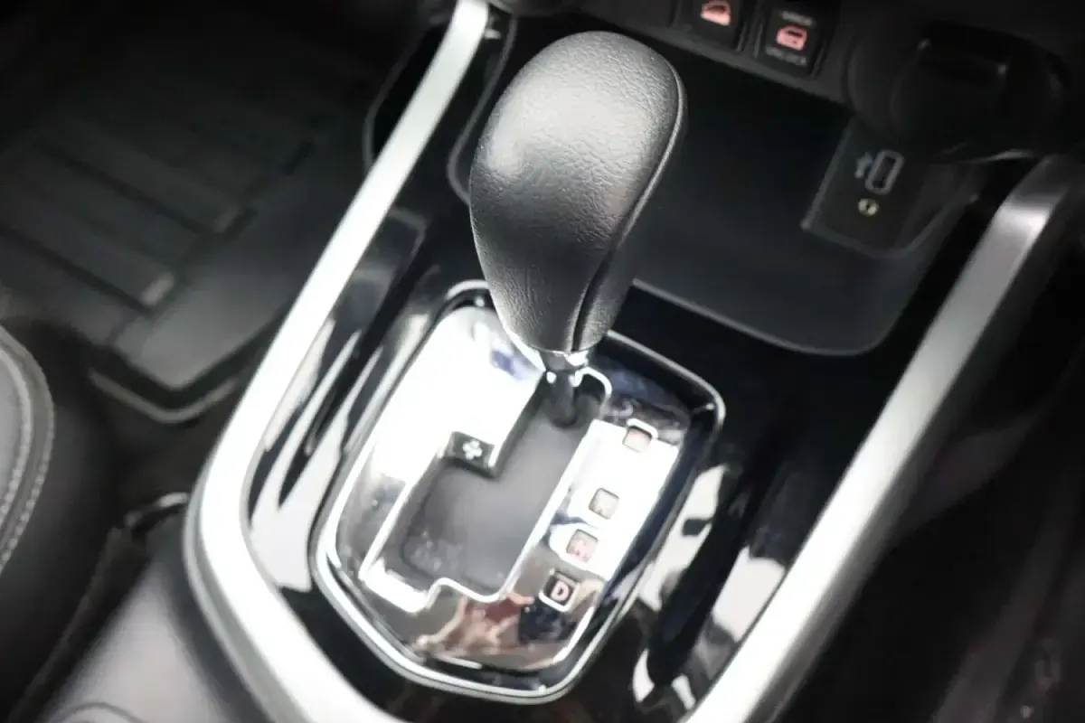 Used Nissan Navara Tekna 190 HP (139 kW) 2021 White Pickup