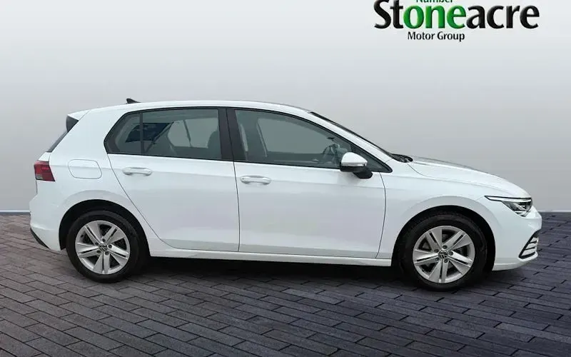 Used VW Golf VIII Life 131 HP (96 kW) 2024 White Hatchback