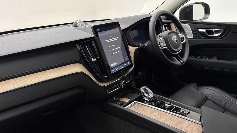 Used Volvo XC60 Ultra 250 HP (183 kW) 2025 Mulberry red SUV