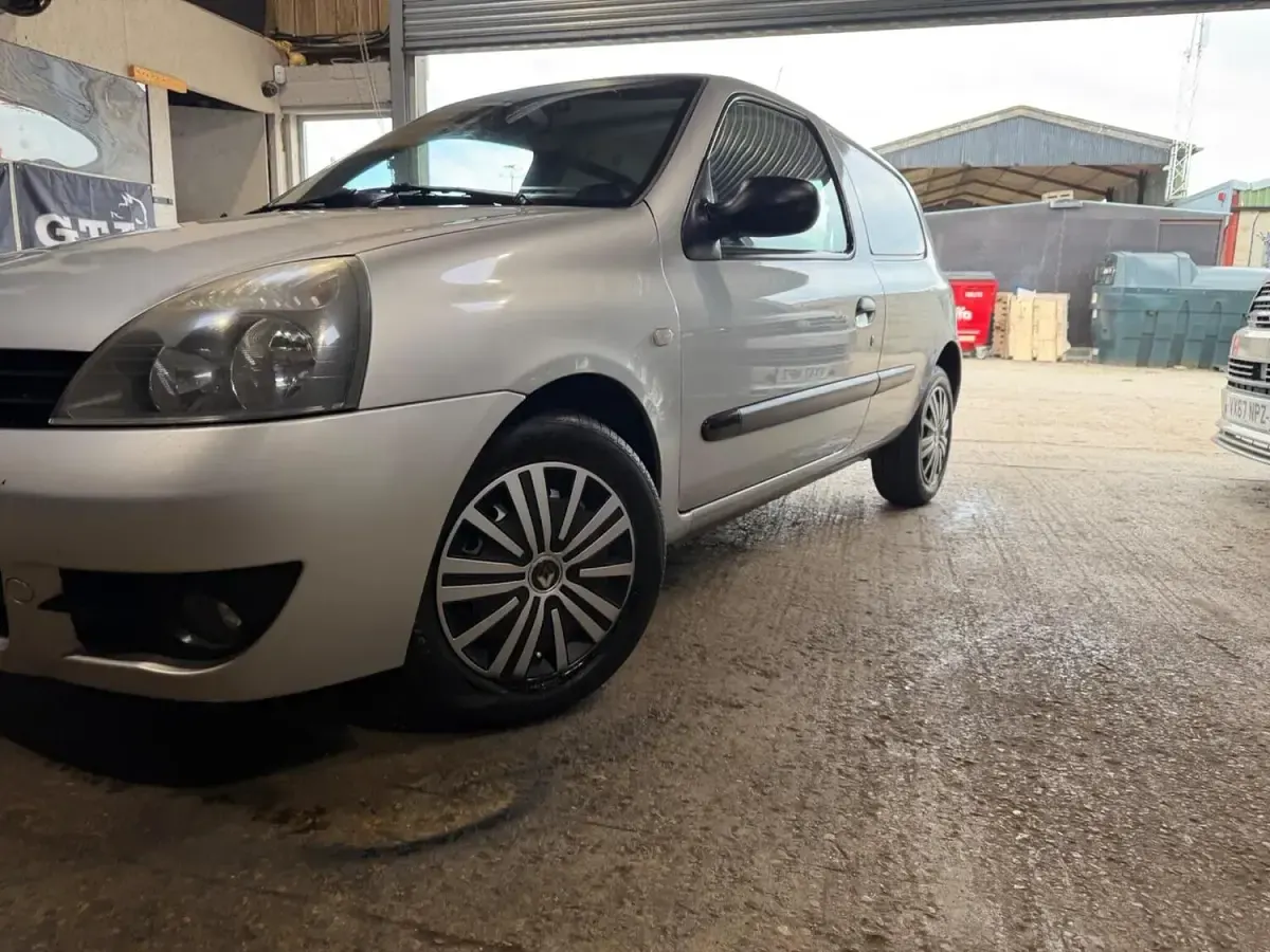 Used Renault Clio Campus 2008 Silver Hatchback