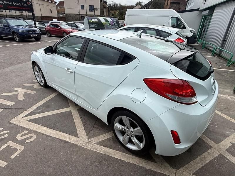 Used Hyundai Veloster 140 HP (102 kW) 2012 White Coupe