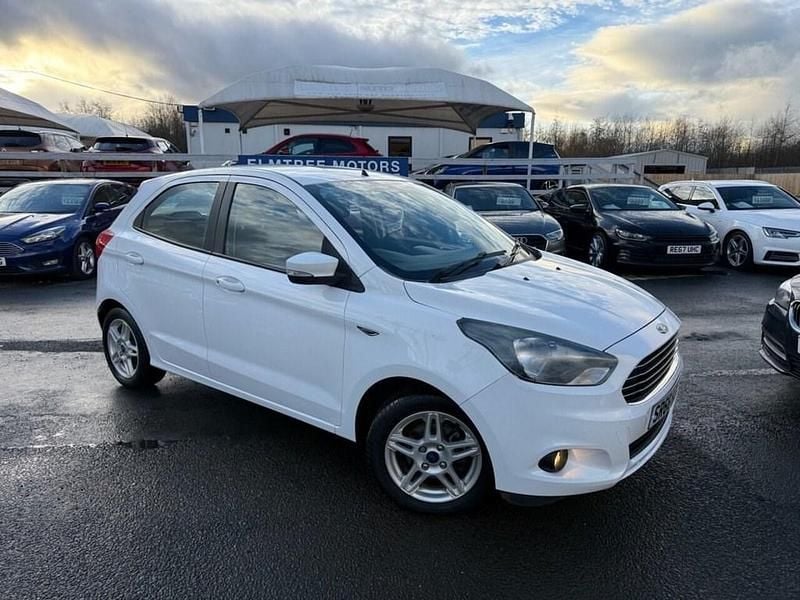 Used Ford Ka Plus Zetec 85 HP (62 kW) 2016 White Hatchback