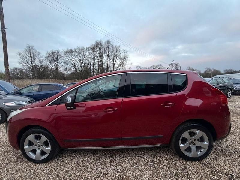 Used Peugeot 3008 2010 Red Estate
