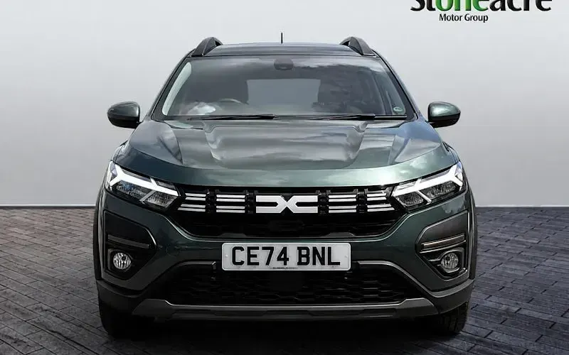 Used Dacia Jogger Extreme 141 HP (103 kW) 2024 Green MPV