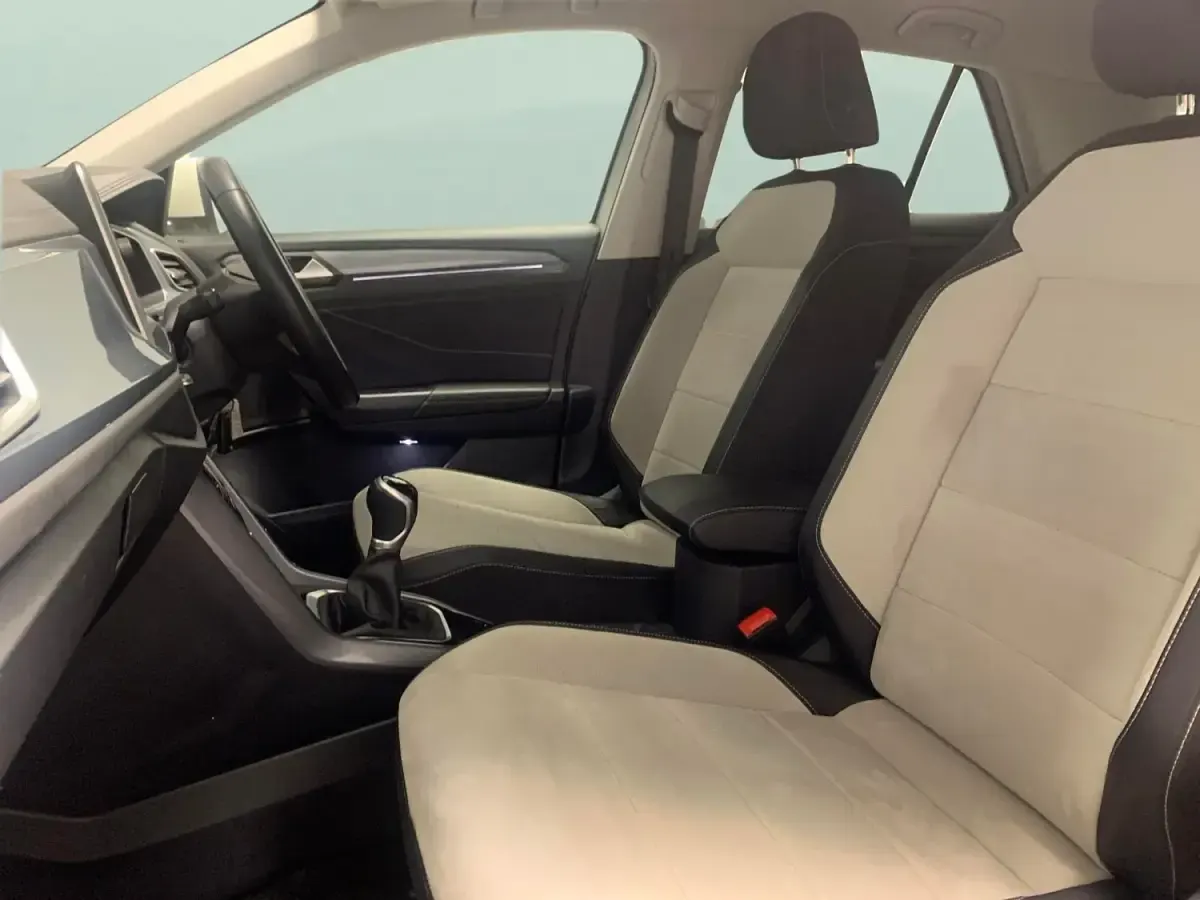 Begagnad VW T-Roc Style 115 HK (84 kW) 2022 Grå SUV