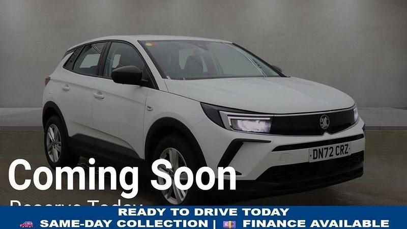 Used Vauxhall Grandland X S 130 HP (95 kW) 2022 White SUV