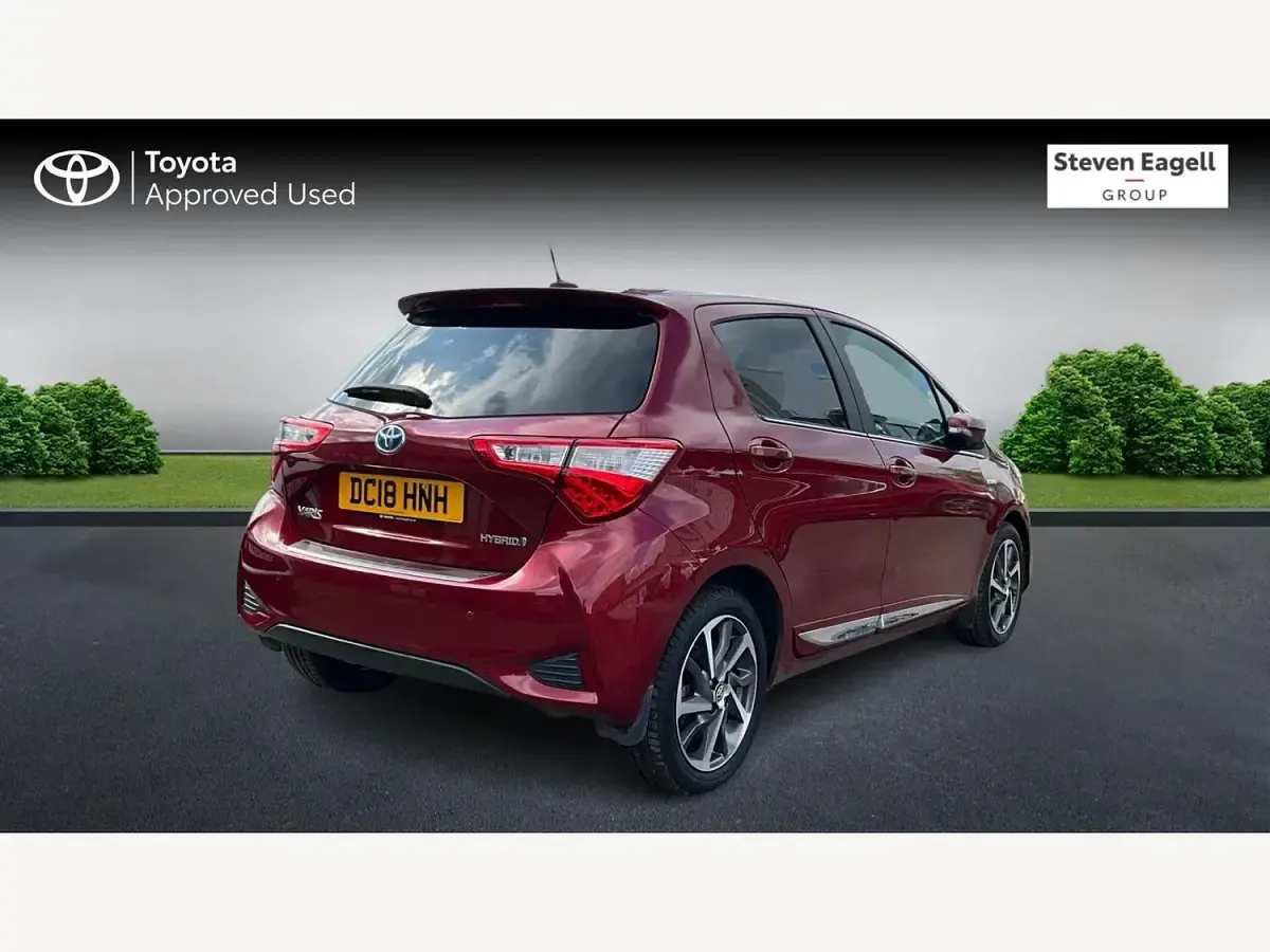 Used Toyota Yaris Hybrid 2018 Red Hatchback