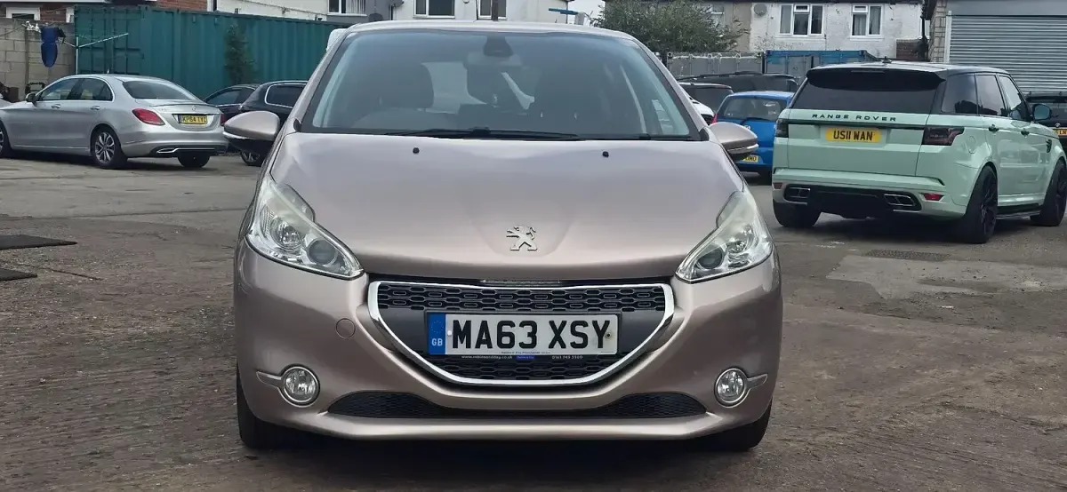 Used Peugeot 208 Allure 82 HP (60 kW) 2013 Pink Hatchback