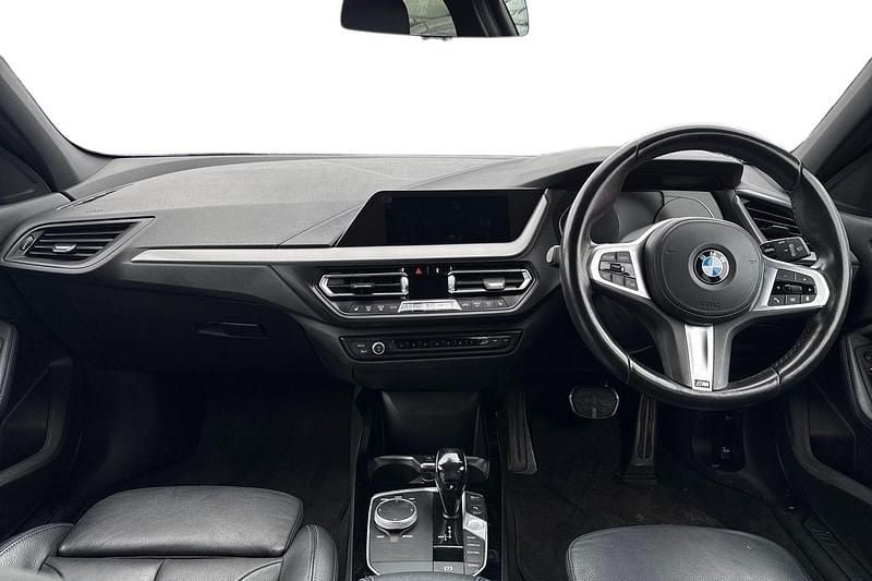 Used BMW 118 M Sport 140 HP (102 kW) 2020 Blue Hatchback